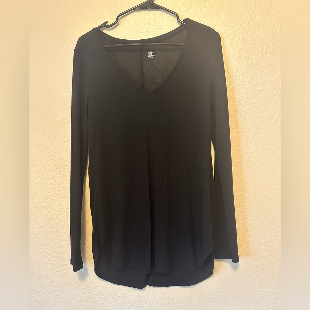 Mossimo Supply Co. Black Long Sleeve V-Neck Tee